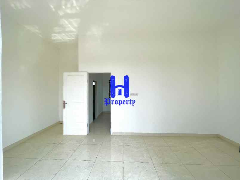 dijual villa komplek karya ville jalan