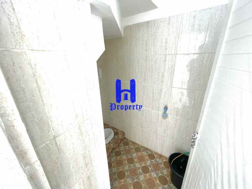 dijual villa komplek karya ville jalan