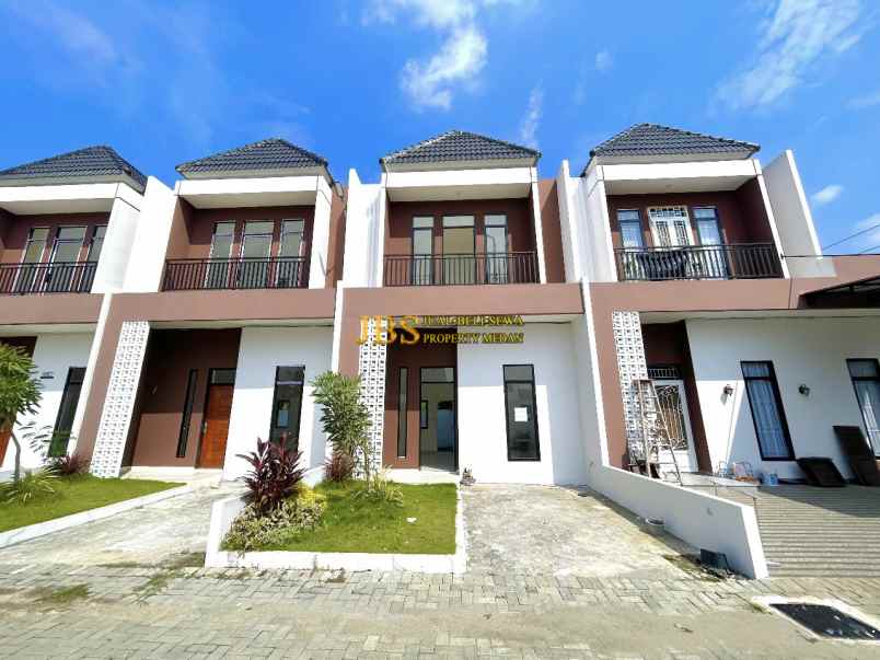 dijual villa komplek karya ville jalan