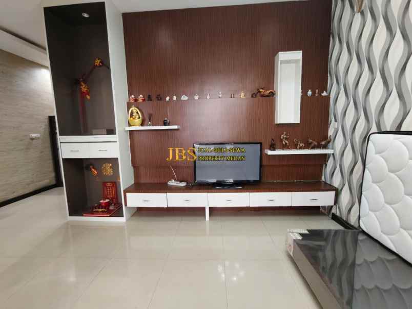 dijual villa komplek mutiara palace