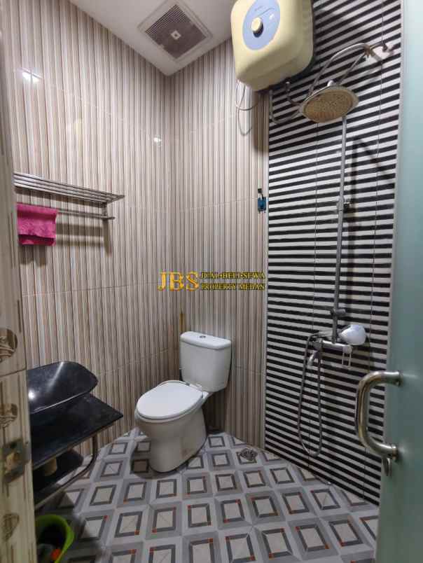 dijual villa komplek mutiara palace