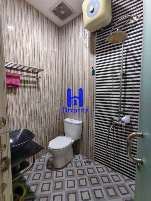 dijual villa komplek mutiara palace