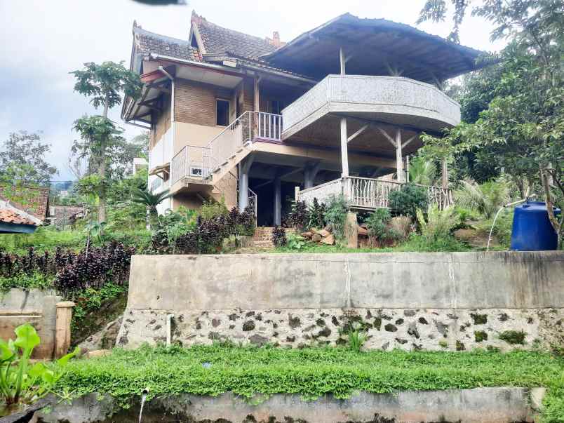dijual villa ujung berung cijambe