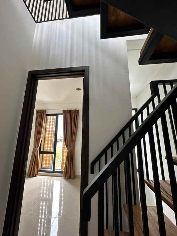 disewakan rumah cluster mahakam jakarta