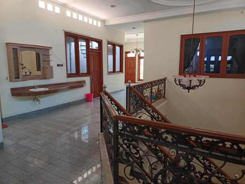 disewakan rumah jl sukosemolo semolowaru