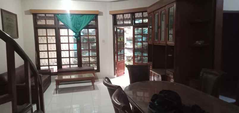 disewakan rumah kuningan