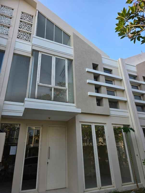 disewakan rumah pakuwon city zimbali costa