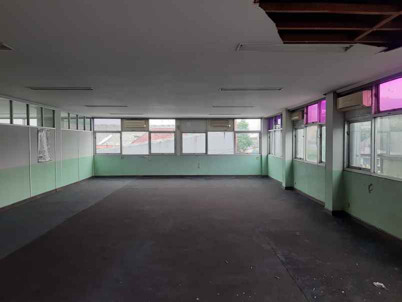 gedung komersial 4 lantai di rawa bunga jatinegara