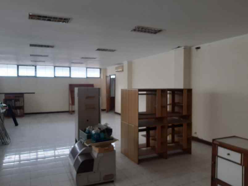 gedung komersial 4 lantai di rawa bunga jatinegara
