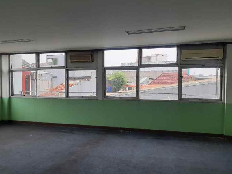 gedung komersial 4 lantai di rawa bunga jatinegara