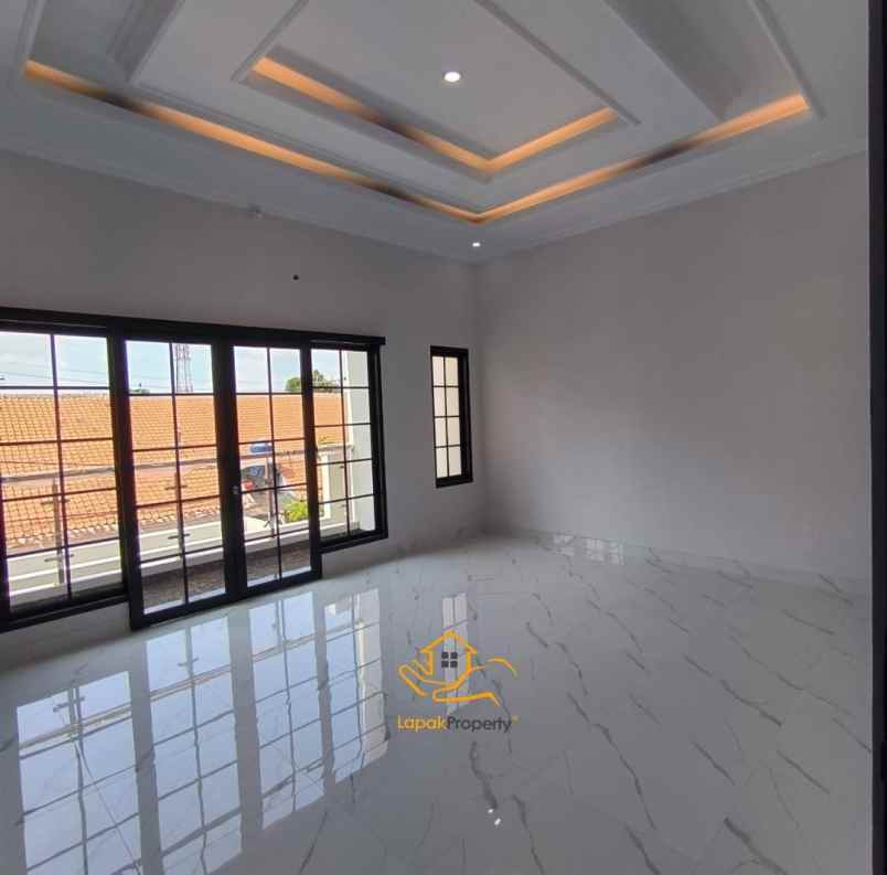 hunian 2 lantai rumah baru rawamangun jakarta timur