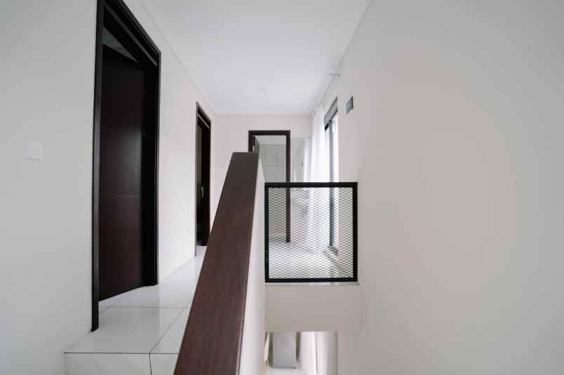 jual cepat rumah kbp 2 lantai siap huni