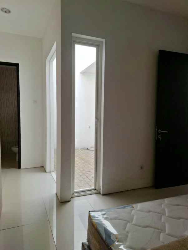 jual de casa residence lakarsantri surabaya rumah baru