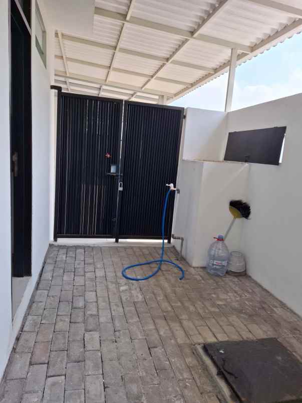 jual de casa residence lakarsantri surabaya rumah baru