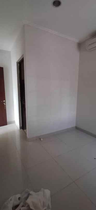 jual rumah green lake city jak bar