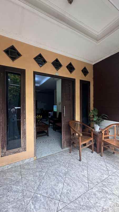 jual rumah hook di komplek graha raya