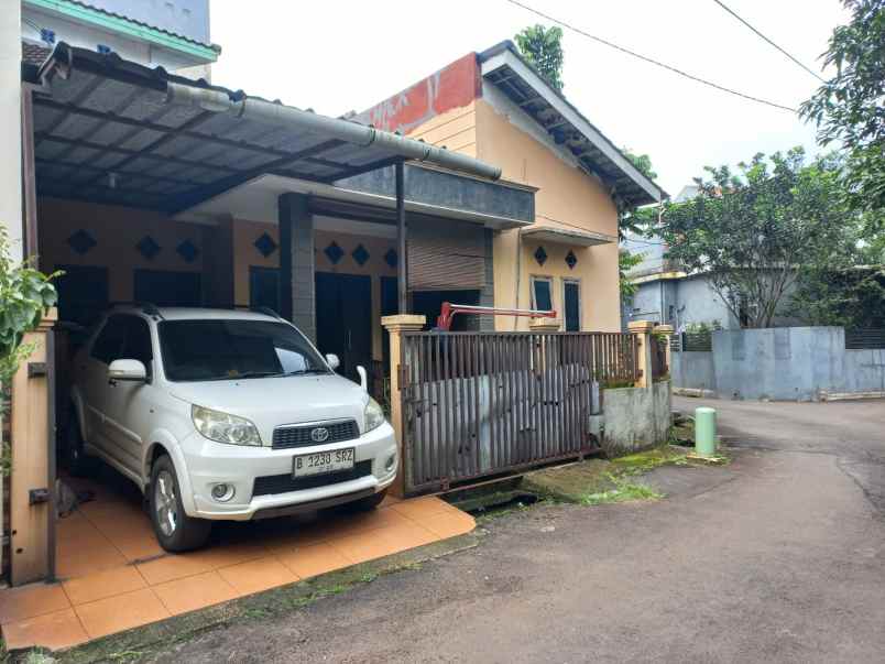 jual rumah hook di komplek graha raya