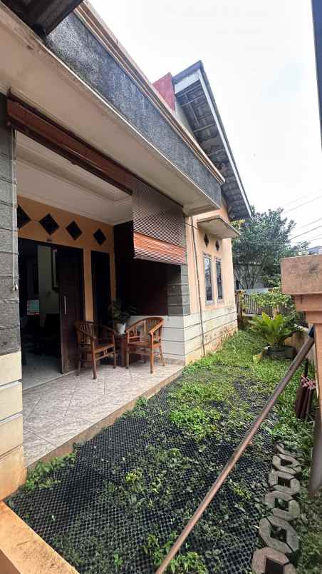 jual rumah hook di komplek graha raya