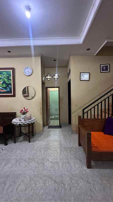 jual rumah hook di komplek graha raya