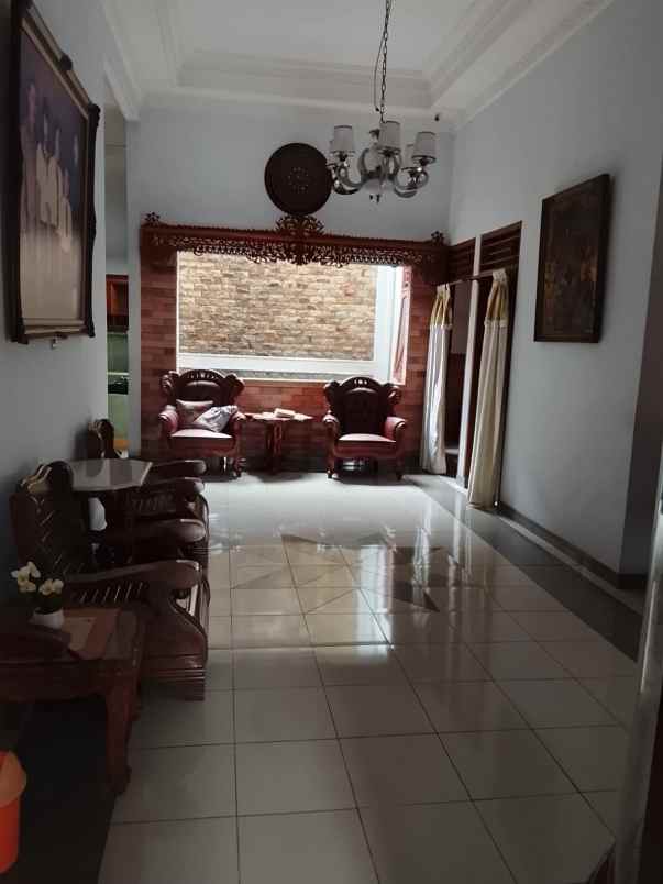 jual rumah pinggir jalan dengan roof top di lubang