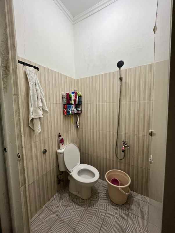 over kredit murah rumah bagus terawat di tangerang