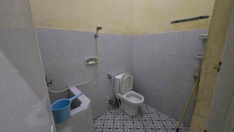 perum sinar medayu selatan hadap timur