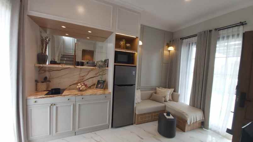 rumah 2 lantai american style dalam cluster babelan