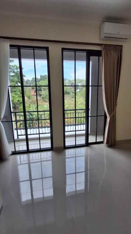 rumah 2 lantai cluster di banyumanik semarang