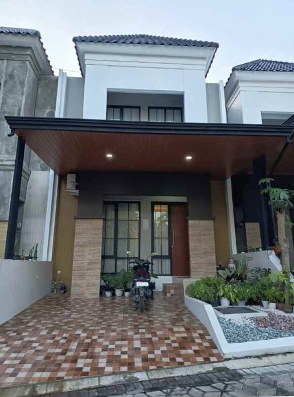 rumah 2 lantai cluster di banyumanik semarang