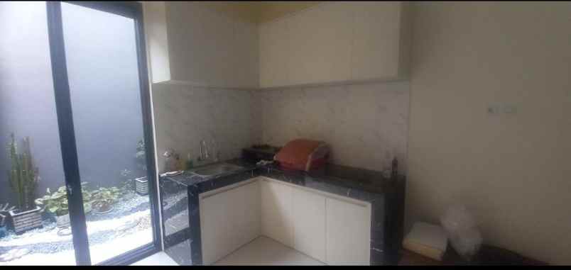 rumah 2 lantai cluster di banyumanik semarang