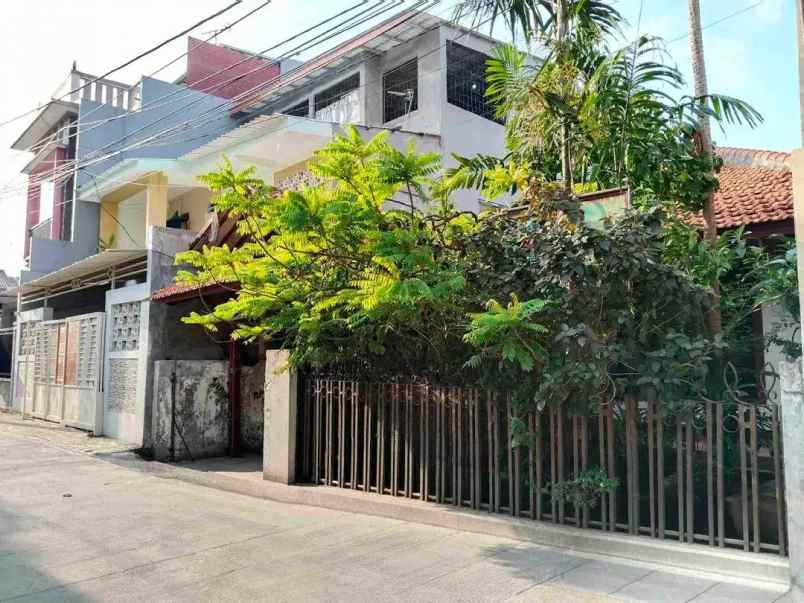 rumah 2 lantai dengan luas 150m2 di perumnas 1 bekasi