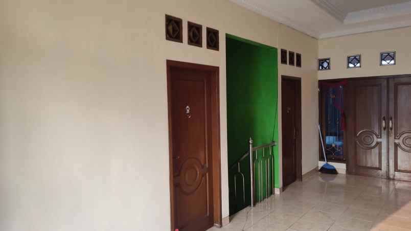 rumah 2 lantai dengan luas 150m2 di perumnas 1 bekasi