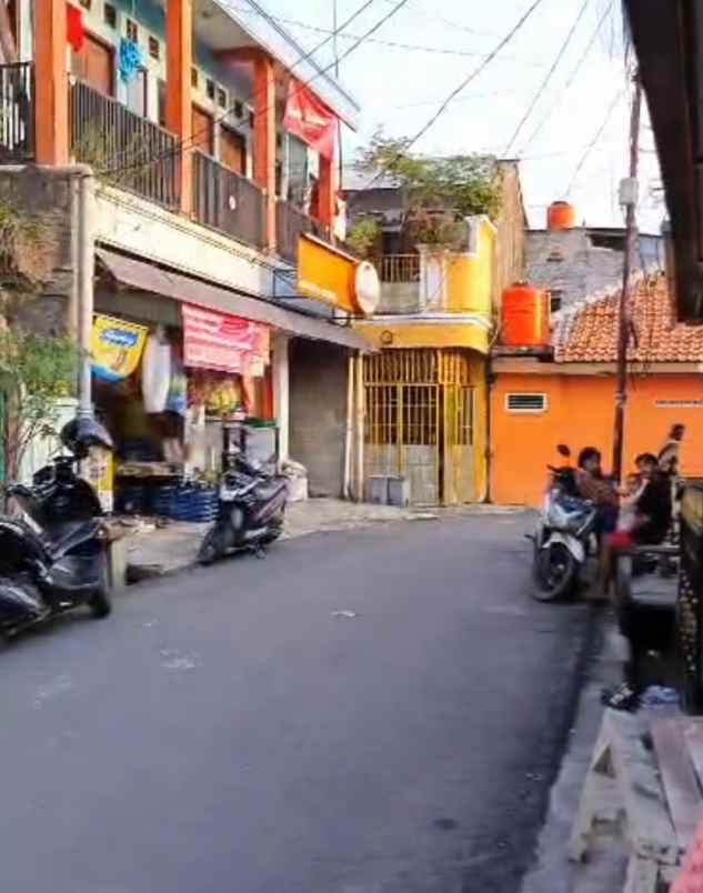 rumah 2 lantai dengan luas 150m2 di perumnas 1 bekasi