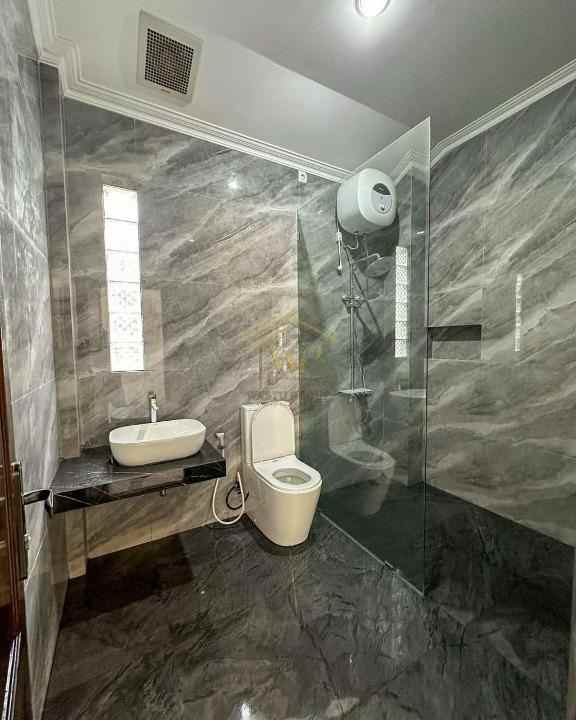 rumah 2 lantai di utara maguwoharjo sleman