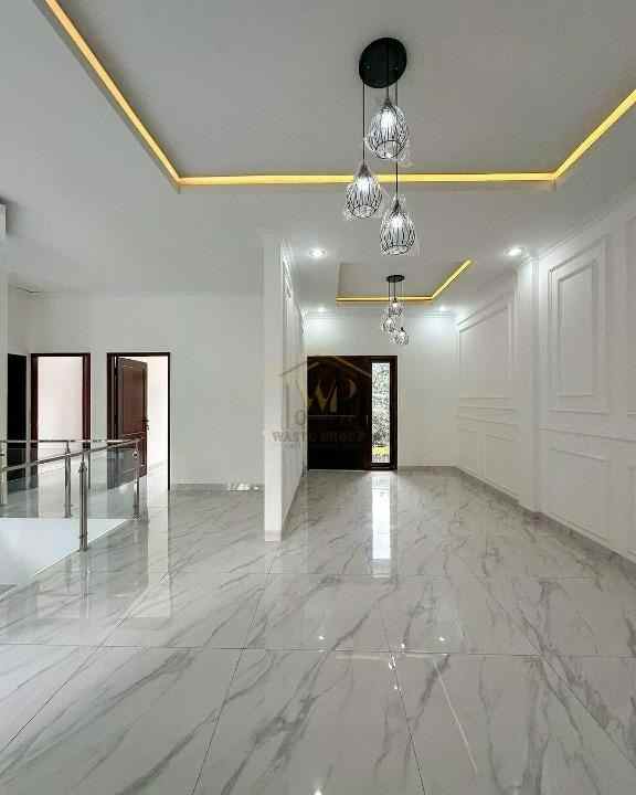 rumah 2 lantai di utara maguwoharjo sleman