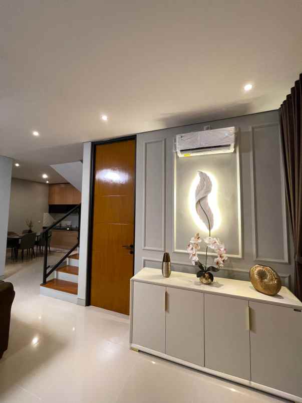 rumah 2 lantai full furnished di kalasan sleman