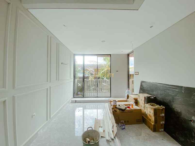 rumah 2 lantai full furnished di kalasan sleman