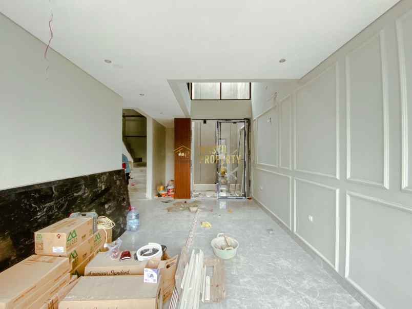 rumah 2 lantai full furnished di kalasan sleman