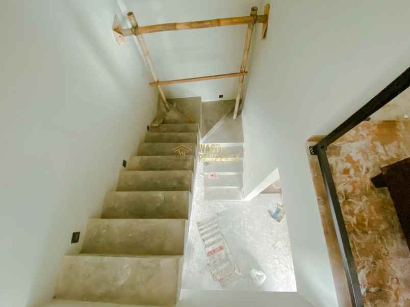 rumah 2 lantai full furnished di kalasan sleman