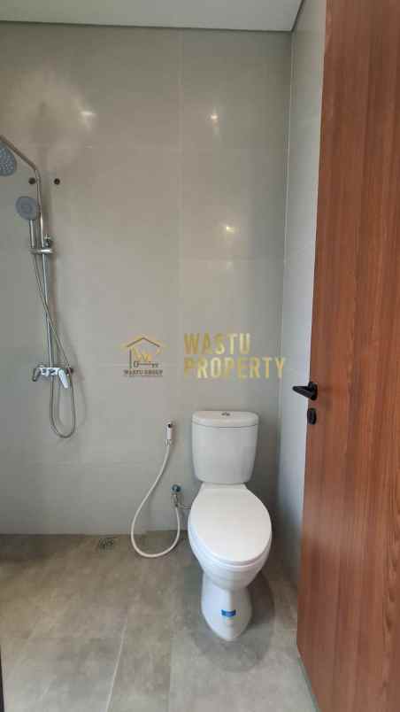 rumah 2 lantai full furnished di maguwoharjo siap huni