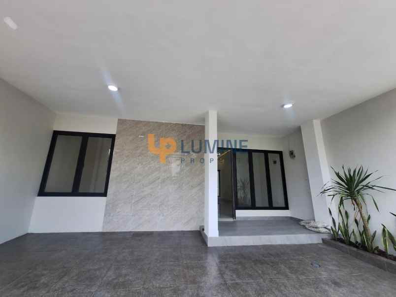 rumah 2 lantai harga 1 4m 8 menit ke rumah sakit jih