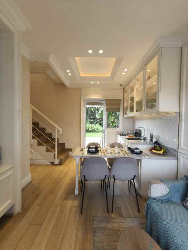 rumah 2 lantai siap huni lokasi strategis