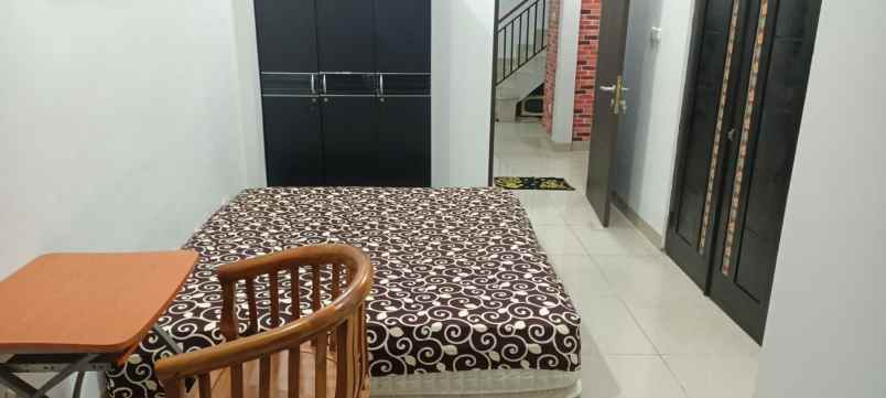 rumah 3 lantai depok