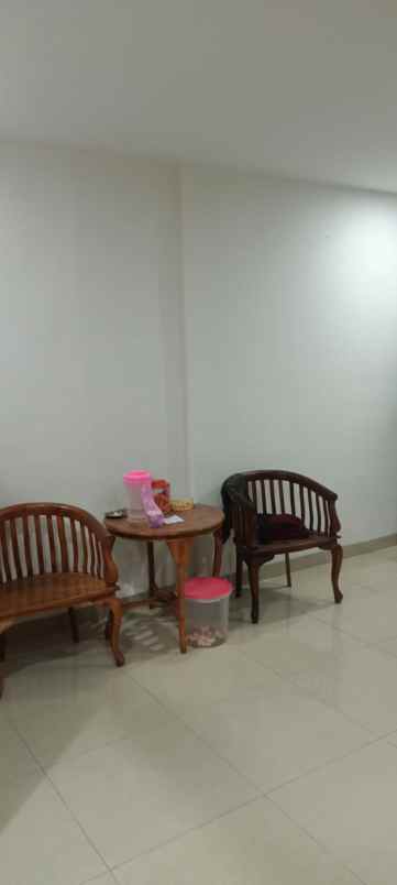 rumah 3 lantai depok