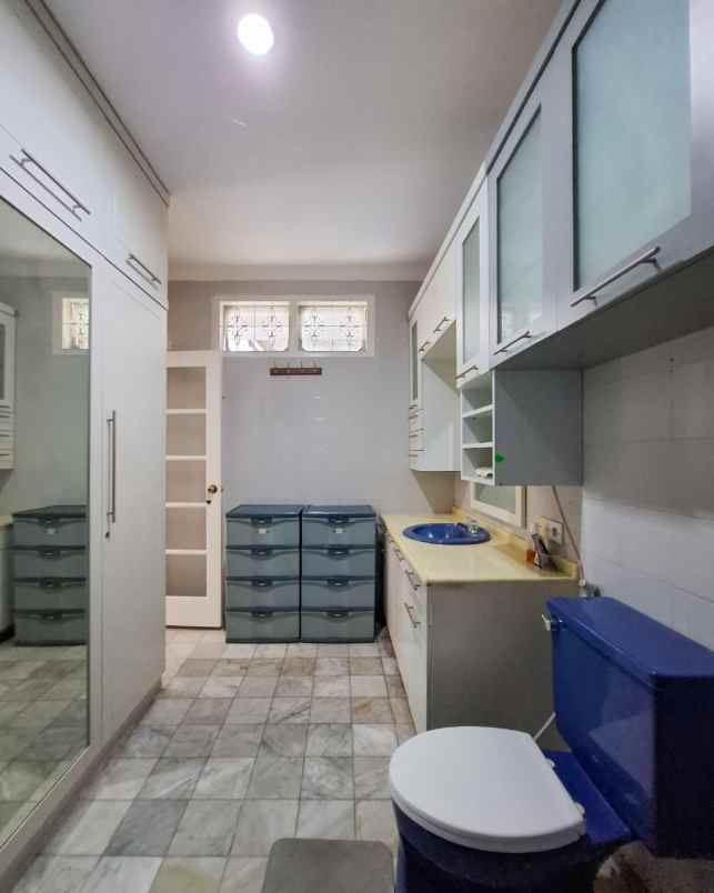 rumah asri plus private pool di cipete jaksel