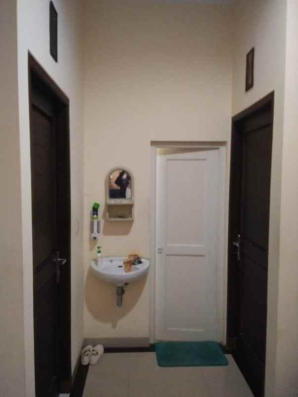 rumah bambu kuning bojonggede