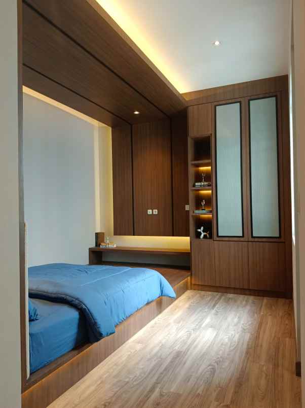 rumah baru american classic di pesanggrahan jaksel