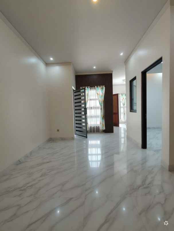 rumah baru dalam townhouse area cipayung jaktim