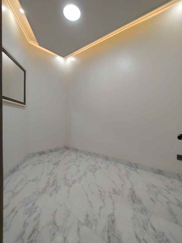rumah baru dalam townhouse area cipayung jaktim