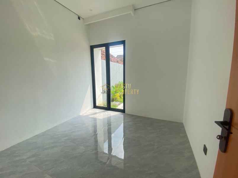 rumah baru dan siap huni dekat sch sleman